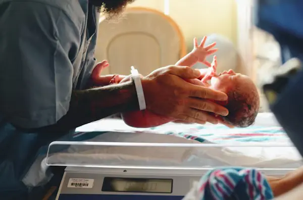 Melindungi Si Kecil dari Penyakit ‘Ain: Tips Spill Foto Bayi di Medsos